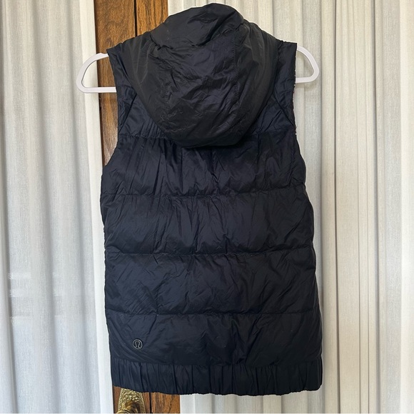 Lululemon ‘The Fluffiest Vest’ (Navy Blue/Cypress Plaid) Reversible Down Vest - Picture 6 of 16